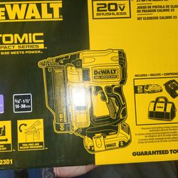 De Walt Atomic 20v Cordless 23ga Pin Nailer