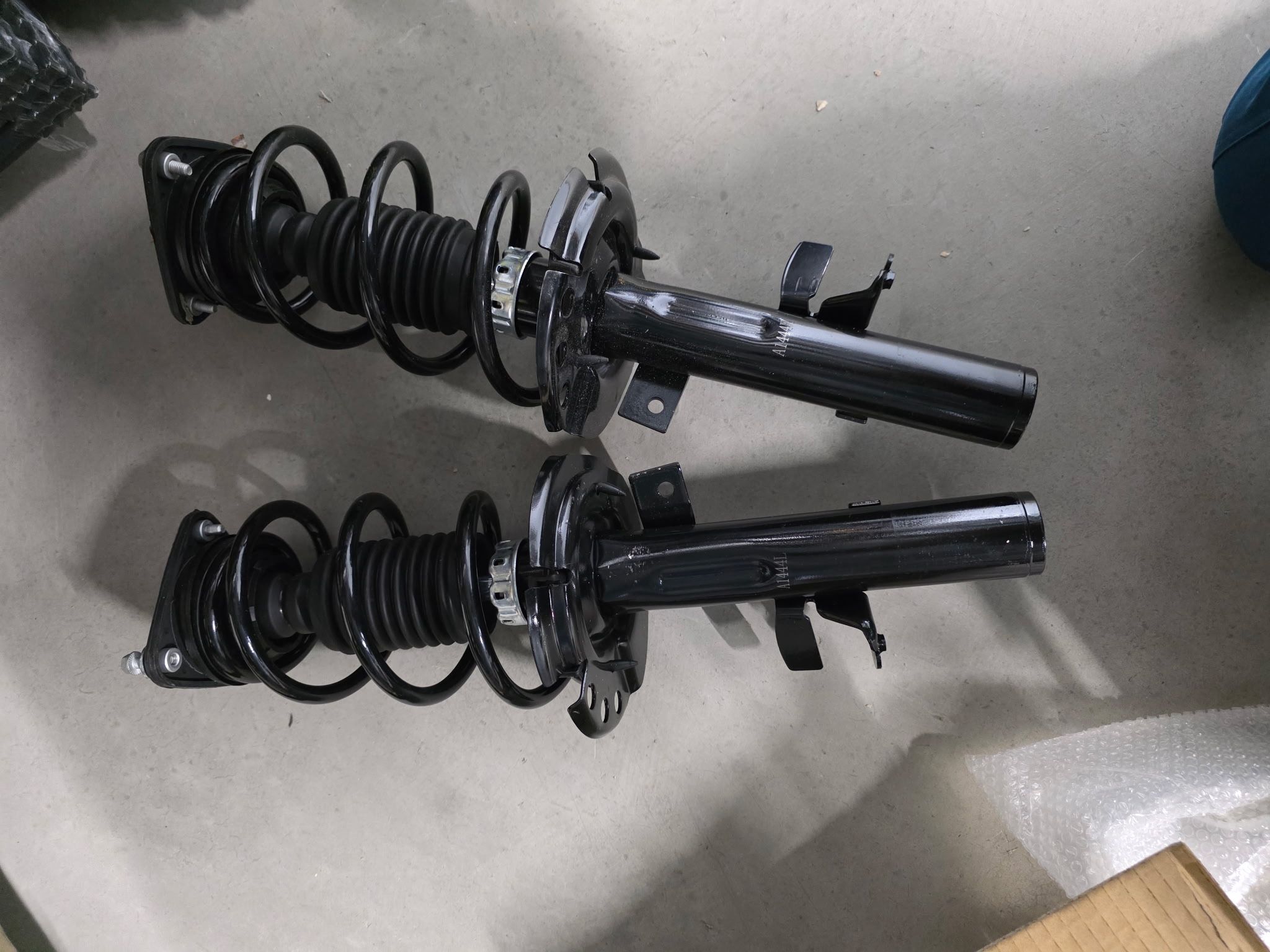 Front Strut And Coil Spring Ford Focus 
