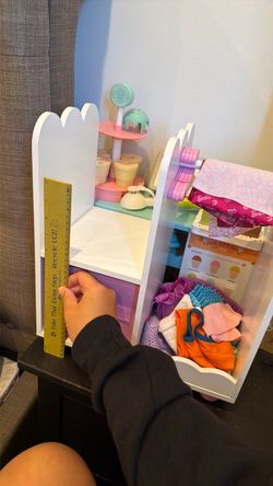 Doll closet