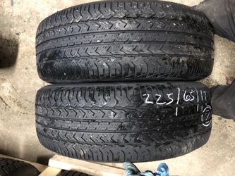 Pair tires 225 65 17