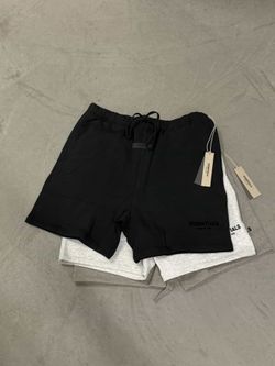 BLACK ESSENTIAL SHORTS SIZES MUDIUM and LARGE