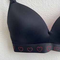 VICTORIAS SECRET Black Wear Everywhere Smooth Non Wired Push Up T-Shirt Bra  for Sale in Santa Maria, CA - OfferUp