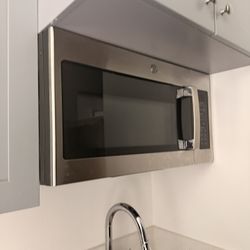 GE microwave For Sale 