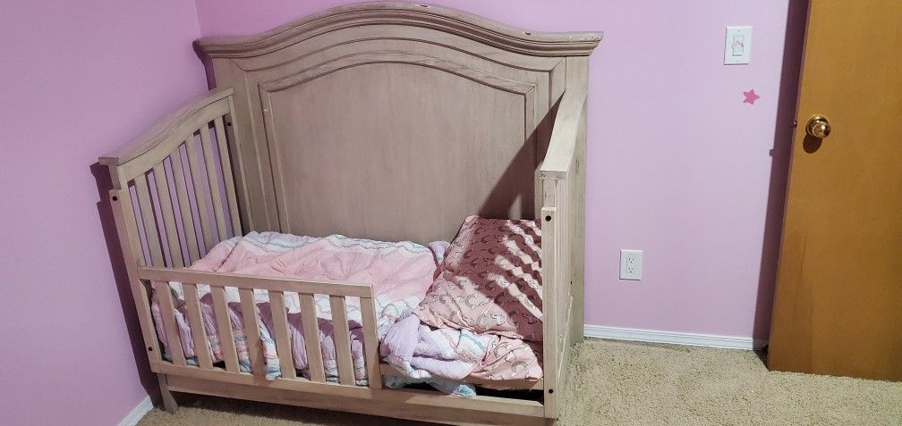 Lifelong Crib W/ Toddler Conversion Kit Included Too