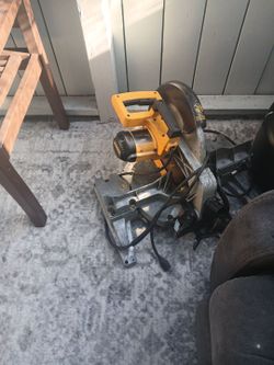Chop saw dewalt works great