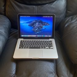 MacBook Pro 2012 8gb Ram 320 Drive i5