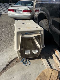 Dog crate $50 3x2