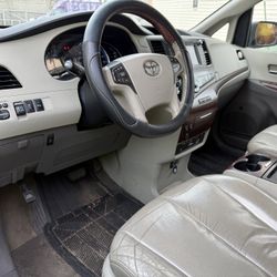 2011 Toyota Sienna