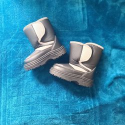 Infant Water-resistant Insulated Snow Boots, Size 5