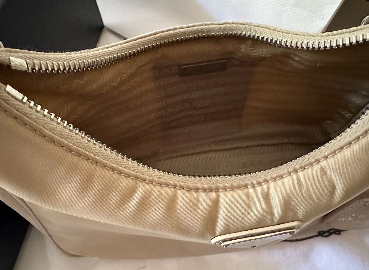 Prada Re-Edition 2005 Re-Nylon bag