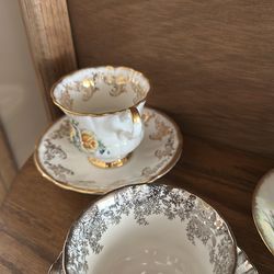 Tea cup and saucers collection
