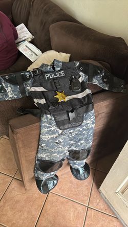 Trajecito de policía 👮