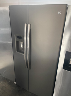GE Side‑by‑Side Fridge – Slate, Ice & Water Dispenser