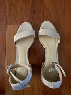 Shoes - Taupe Heels, Size 8, CL by Laundry