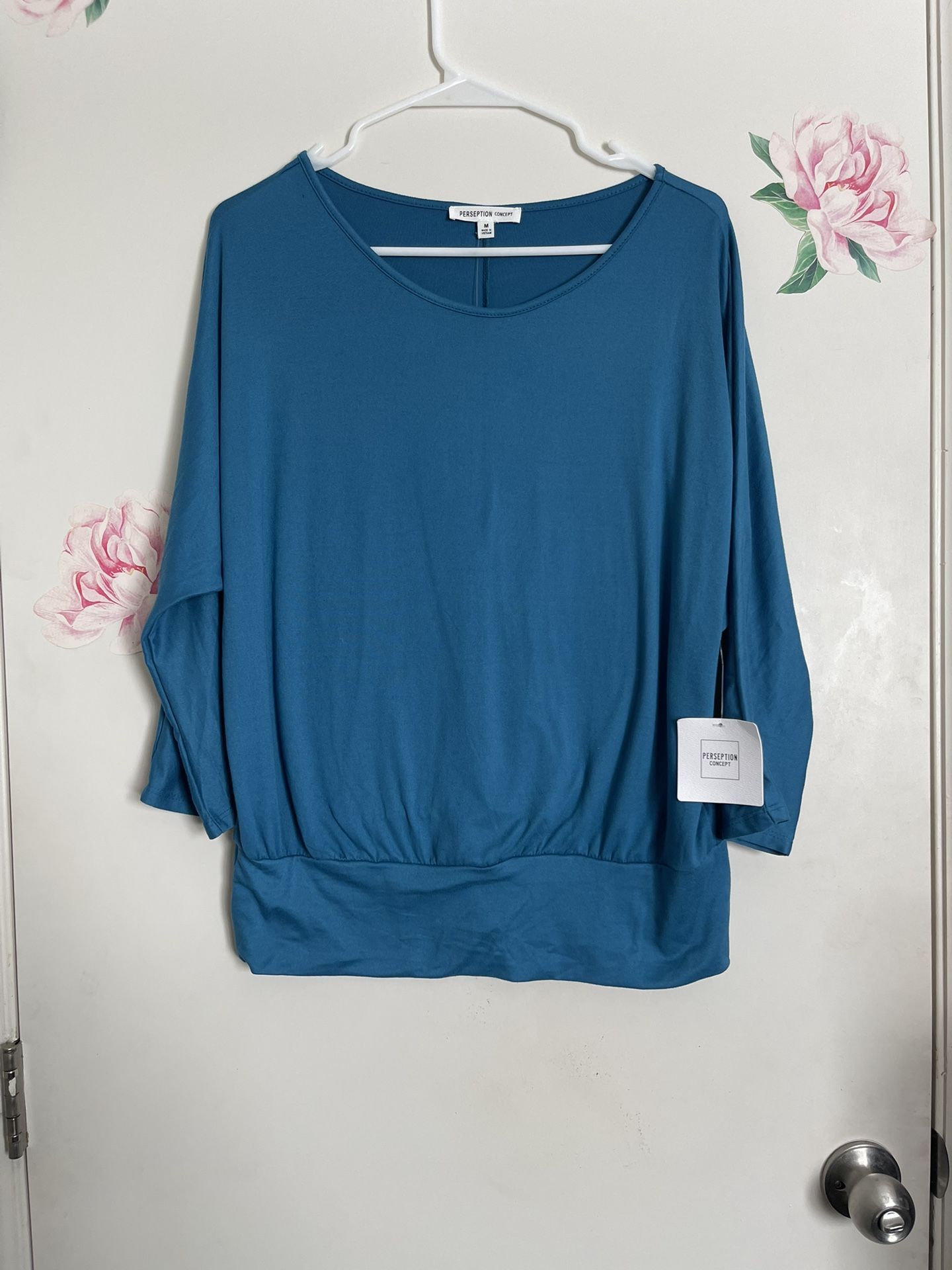 New Women’s Top Size Medium 