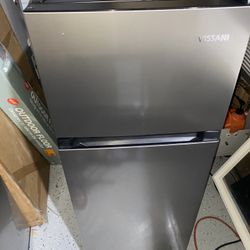 Vissani 4.5 cu. ft. 2-Door Mini Refrigerator in Platinum Steel with Freezer