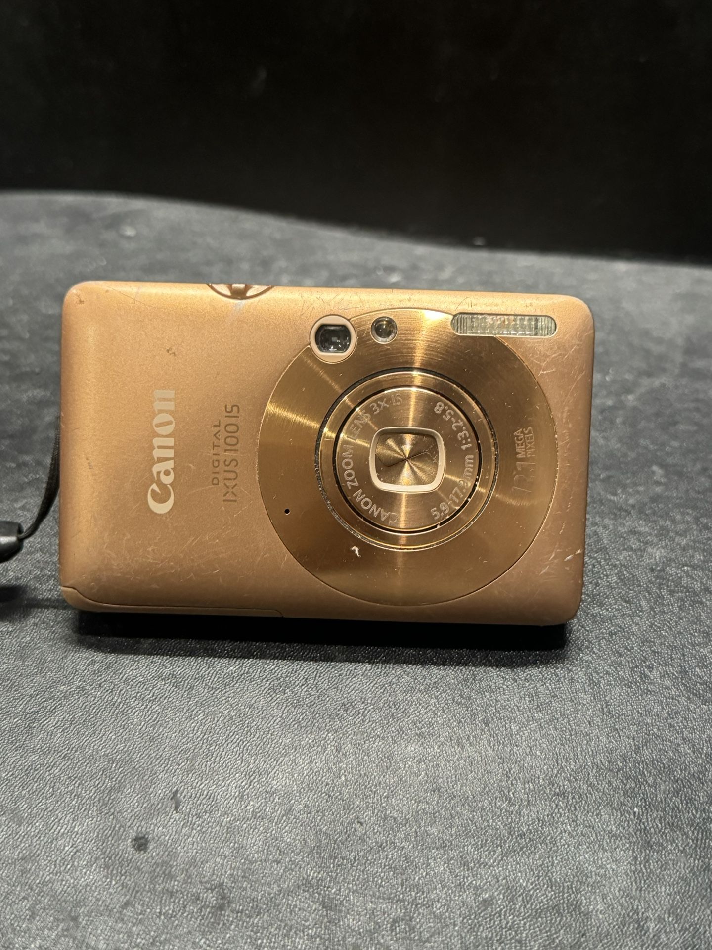 Canon Digital IXUS 100 Is - Digital Camera - Compact - 12.1 MP