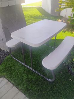 Kid's fold up table