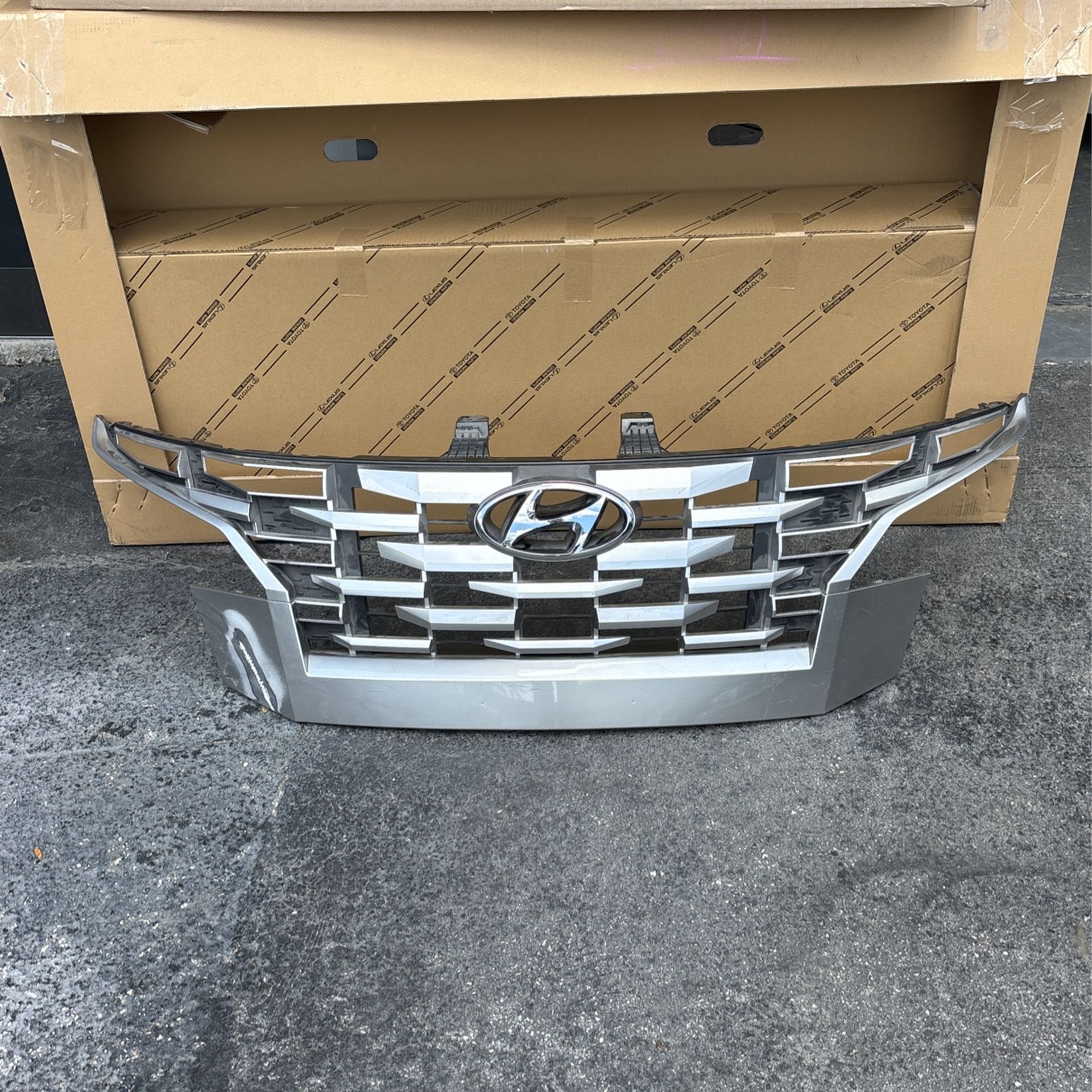 Hyundai Santa Cruz Front Grill