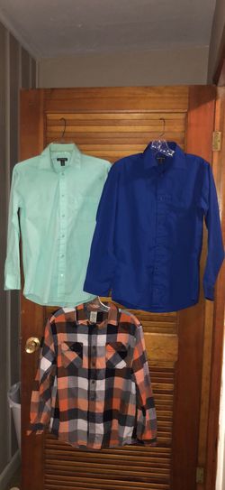 Boys size 14-16 long sleeve button down shirts in excellent condition
