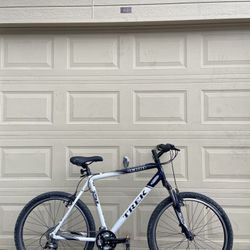 Trek 4300 Mountain Bike – 21” Frame – 26” Wheels – 24-Speed – Alpha Aluminum Bicycle