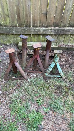 Jack stands