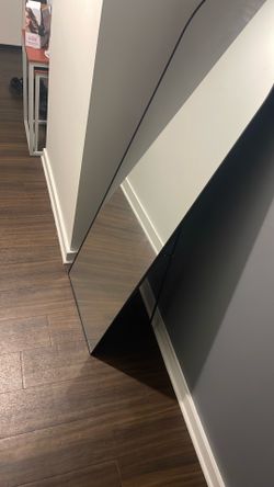 Standing mirror