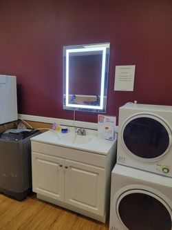 Mirror & vanity