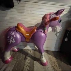 Little tikes giddyup n go pony shop