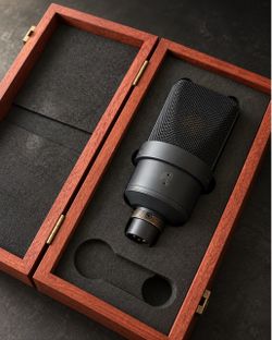Neumann TLM 103