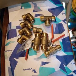 Shark Bites 3/4 Connections Three Shut Off  , 1  3/4 Threaded ,1 T  And For 90° Elbow