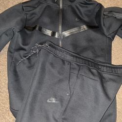 Black Nike Tech Set