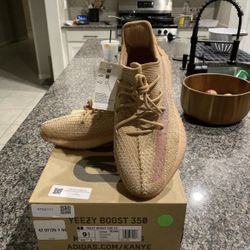 ADIDAS YEEZY BOOST 350 V2 CLAY  SIZE 9.5 EG7490