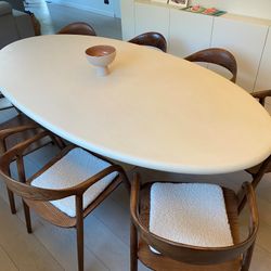 Oval Dining Table! (((Delivery Available)))