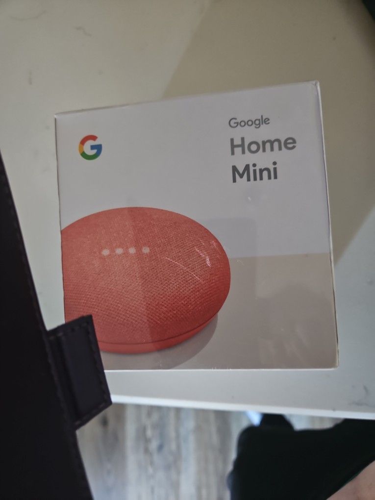 Google. MINI SPEAKER AND. / GOOGLE NEST THERMOSTAT