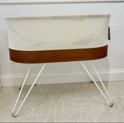 Snoo bassinet
