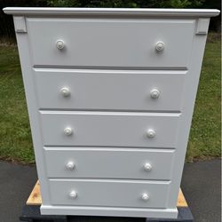 Nice Solid Wood 5 Drawer Dresser