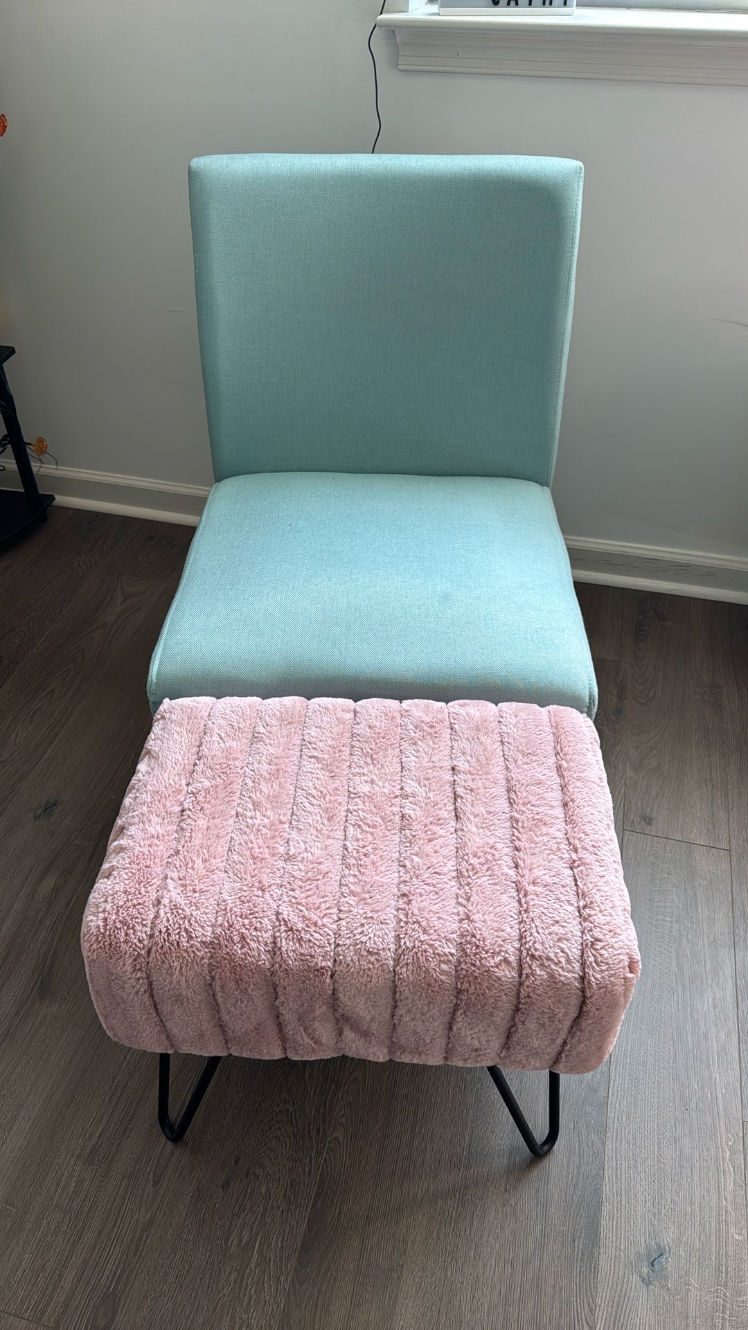 Accent Chair With Ottoman