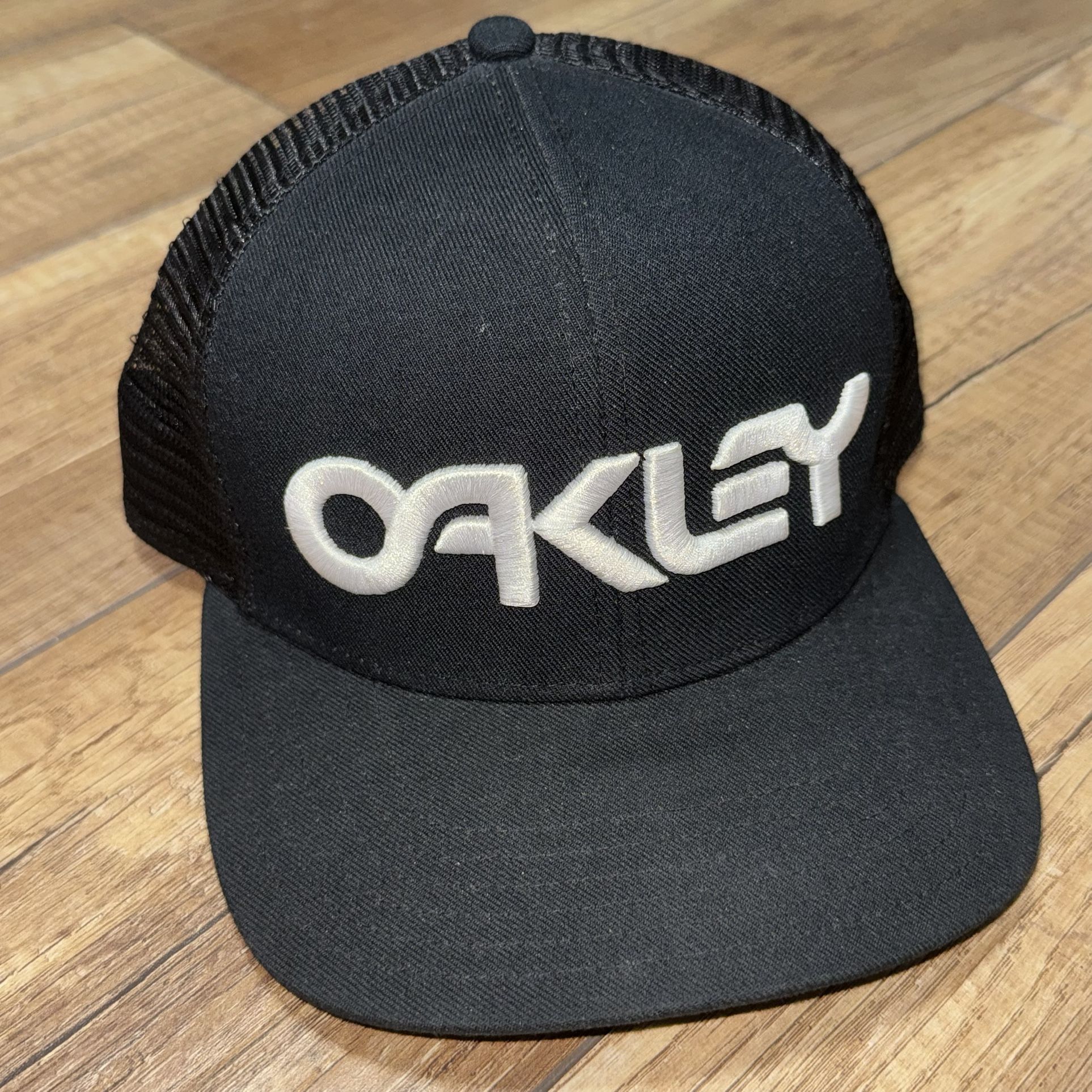 Oakley Black Mesh Trucker Embroidered Logo Surf Skater Snapback Hat Cap OSFM