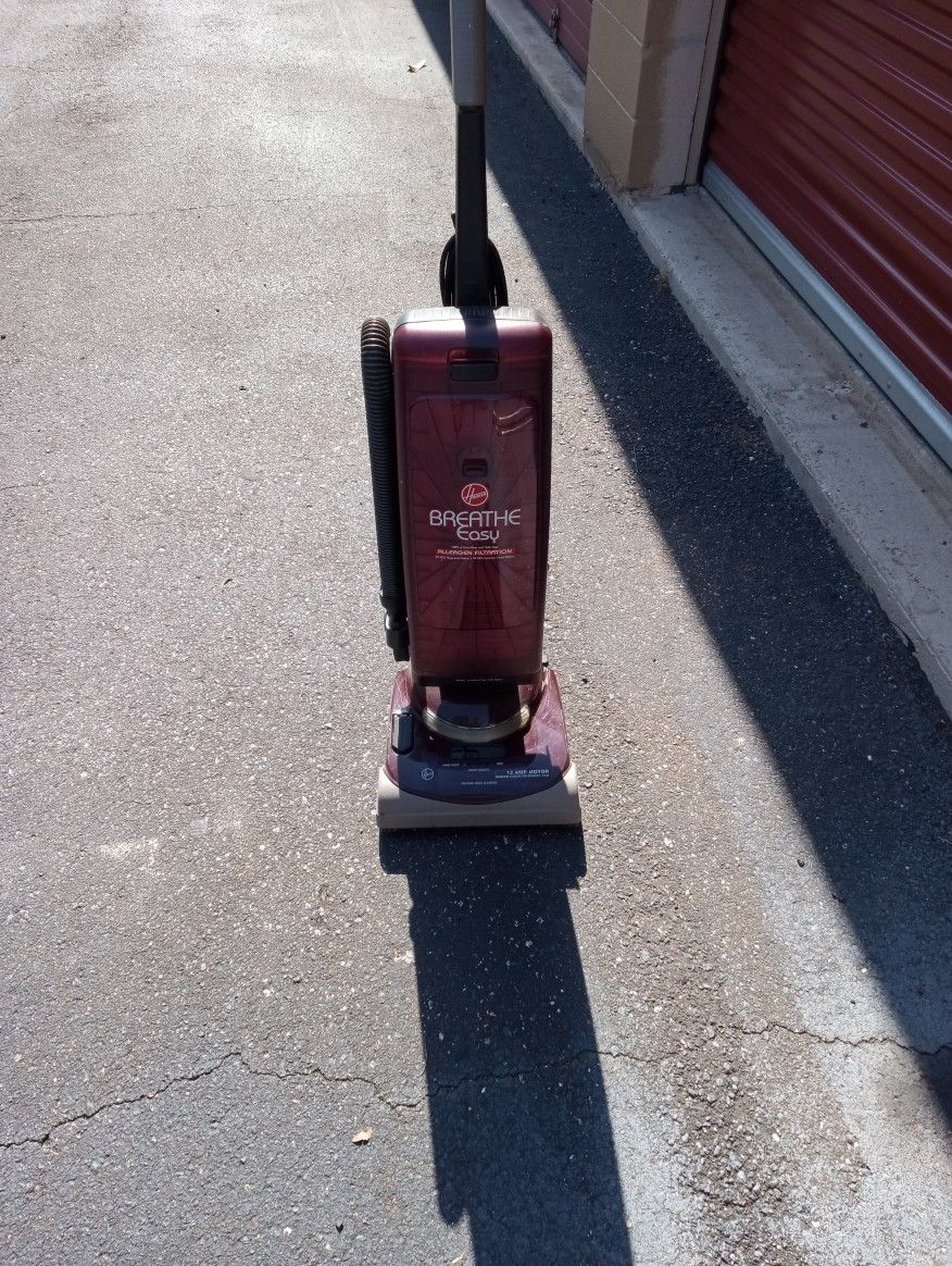 Hoover Breathe easy Vacuum Cleaner.