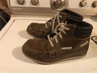Boys brand new work boots size 4