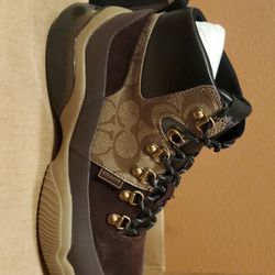 New Coach For Man Size 8