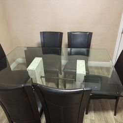 Glass Dinning Table (6 Seats) 