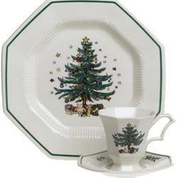 NIKKO Made In Japan 16 PC Christmas Dinnerware Set