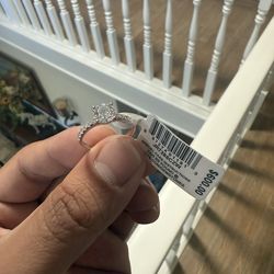 Macy’s Swarovski 14k gold ring