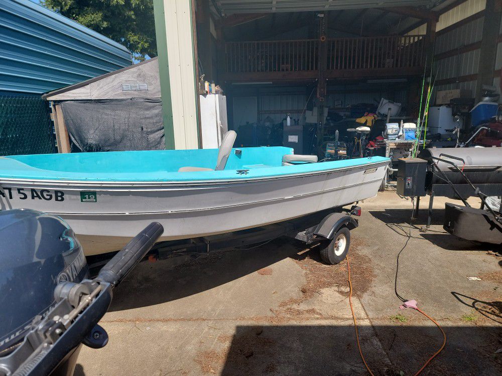 14 Ft  Silver Craft Fishing And 4.5 Mercury Trolling  Motor