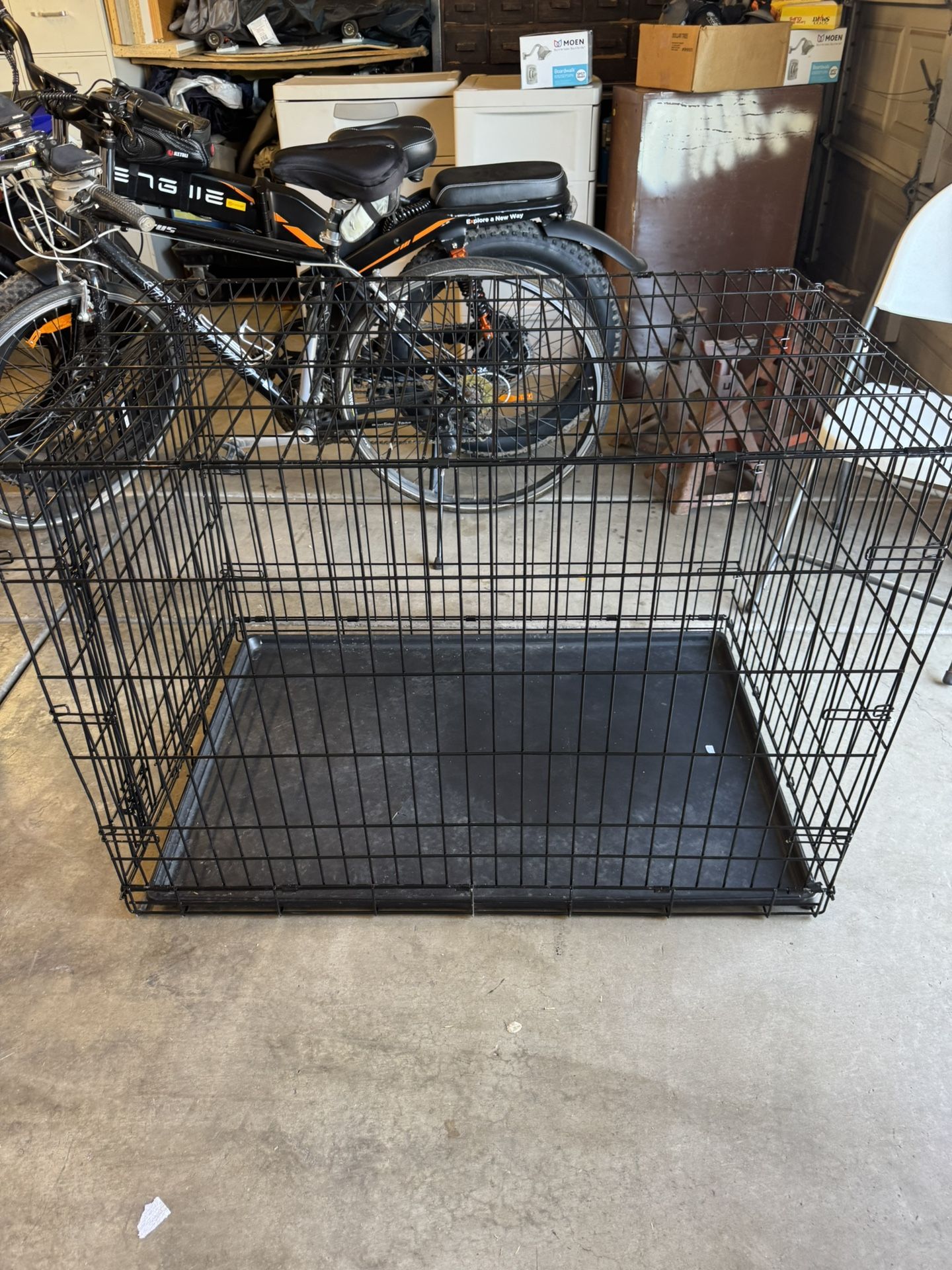 28X42X30 Dog Crate Like New $60 Gilbert And Ray Rd. Check All Pics And Offers.