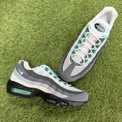 Brand New Nike Air Max 95 Turquoise Size 11