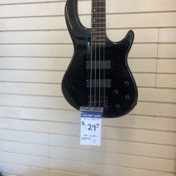 Dean Edge 09 Bass Guitar 