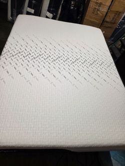Nectar classic queen mattress, like new